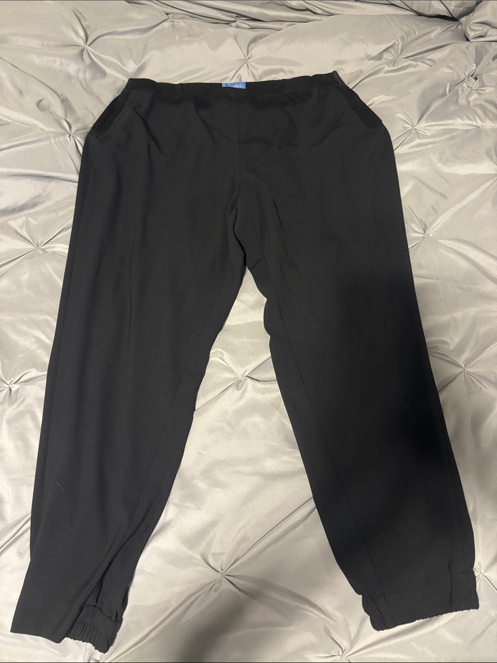 Vera Wang Black Elastic Cuff Jogger Pants